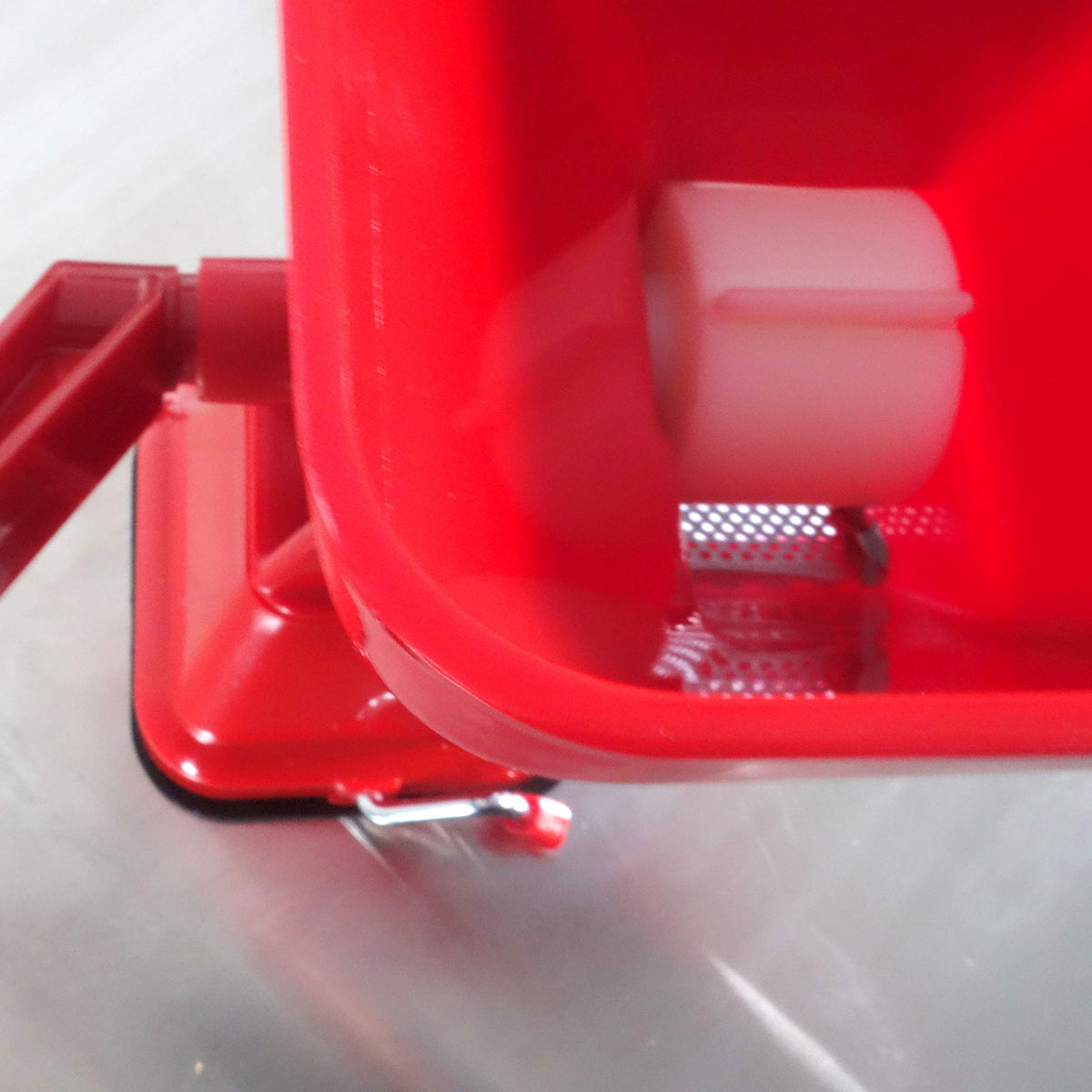 Manual Jumbo Tomato Strainer & Sauce Maker V318